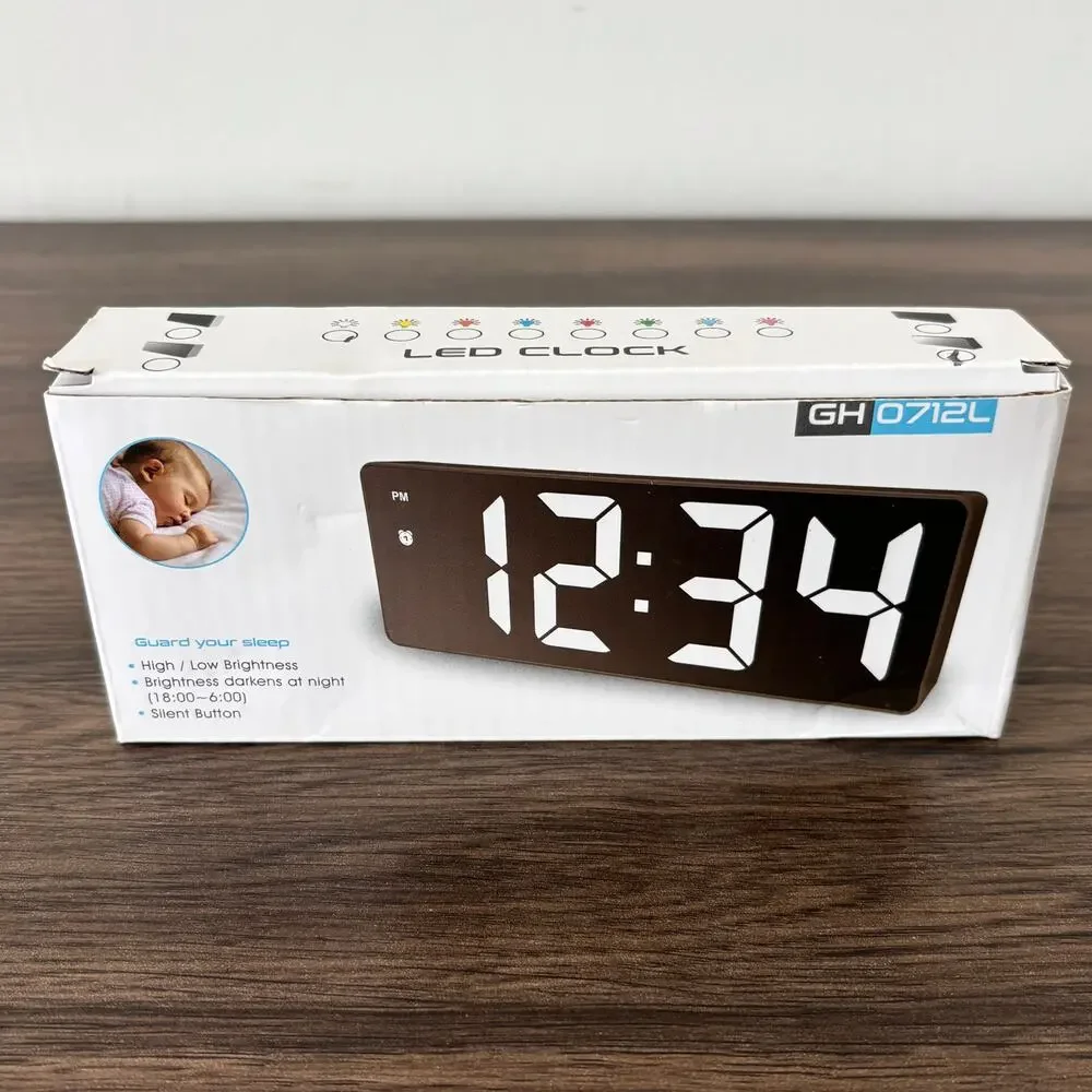 Digital Alarm Clock LED Type C or AAA Battery Operated Snooze 12/24H Mirror